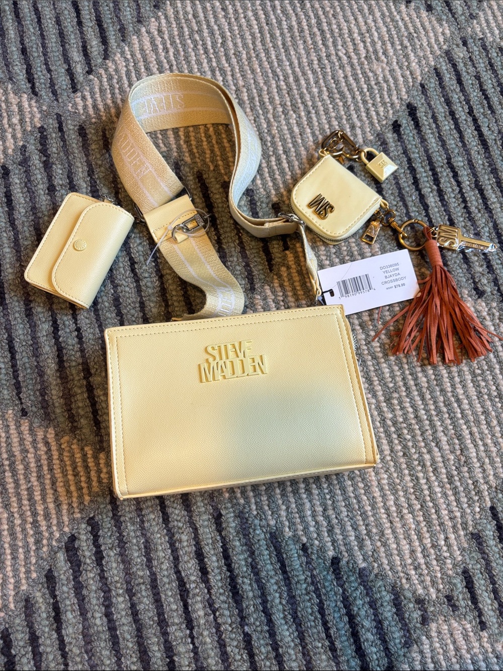 Steve Madden Pale Yellow Crossbody Bag with Matching Cardholder & Charm Set